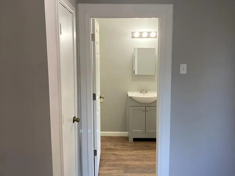4819 Hubert St — Photo 10