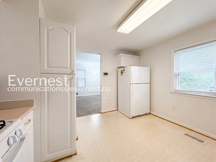 5427 Varnum St — Photo 6