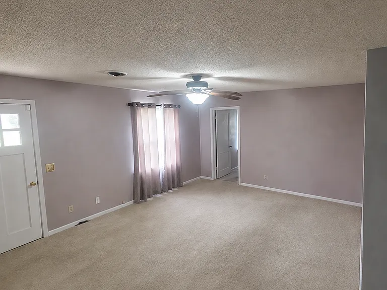 208 Cole St — Photo 4