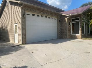 1304 Spring Ct, Sevierville, TN 37876