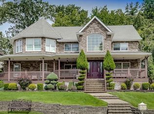 18 Yale Dr, Monsey, NY 10952