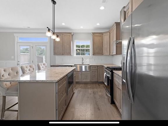 4th image of 3021 E Ocean View Ave