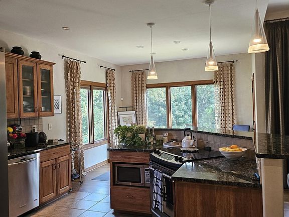 5th image of 7742 Phares Dr