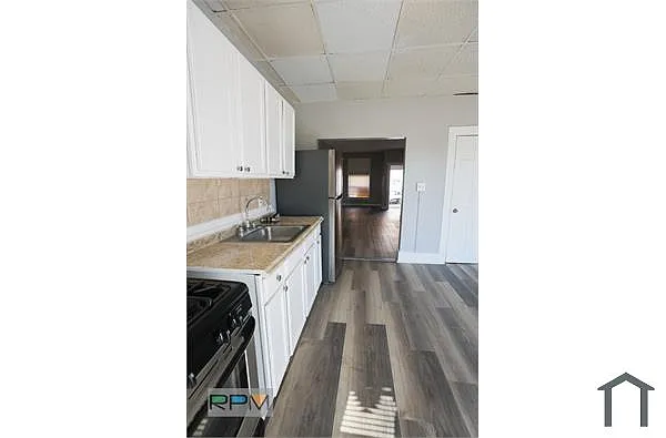 Building Photo - 809 N Curley St