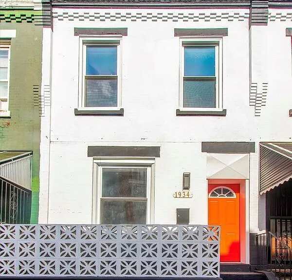 1934 N Patton St — Photo 18