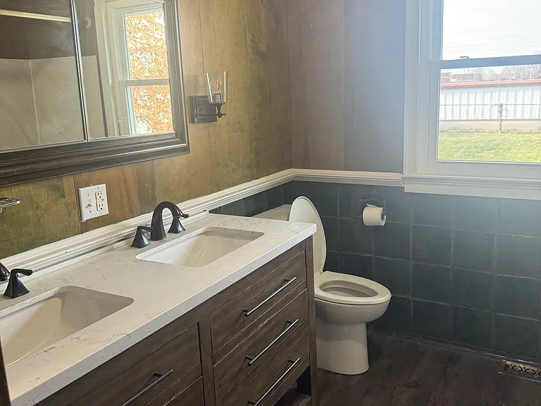 21 Montgomery Ave — Photo 14