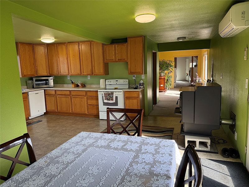 3rd image of 420 Schnebly Road