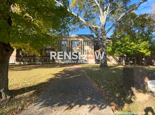 900 S College St APT D24, Trenton, TN 38382