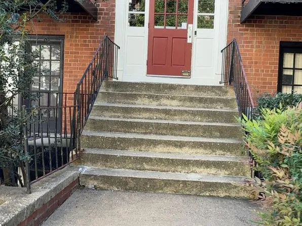 426 N Armistead St APT 201, Alexandria, VA 22312