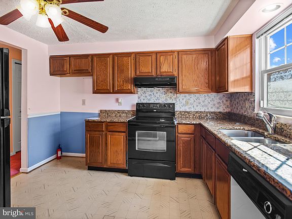 5th image of 14916 Saddle Creek Dr