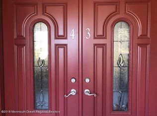 43 Millhurst Rd, Manalapan, NJ 07726