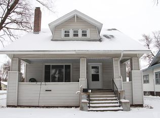 24 10th St NW, Mason City, IA 50401