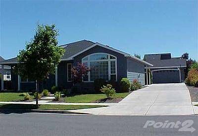 Lots of car's can park in this driveway!