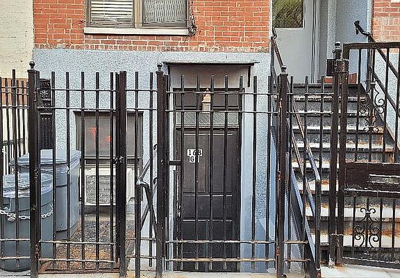 2nd image of 168 Norfolk St APT 1