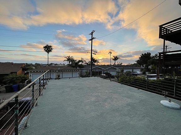 Roof deck above studio, watch the sunset over the ocean/encinitas