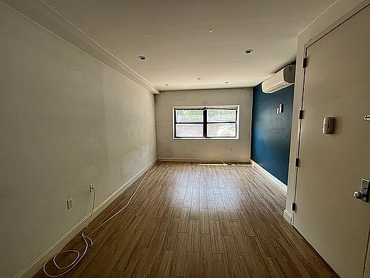 1st image of 125 Jefferson Ave #1F