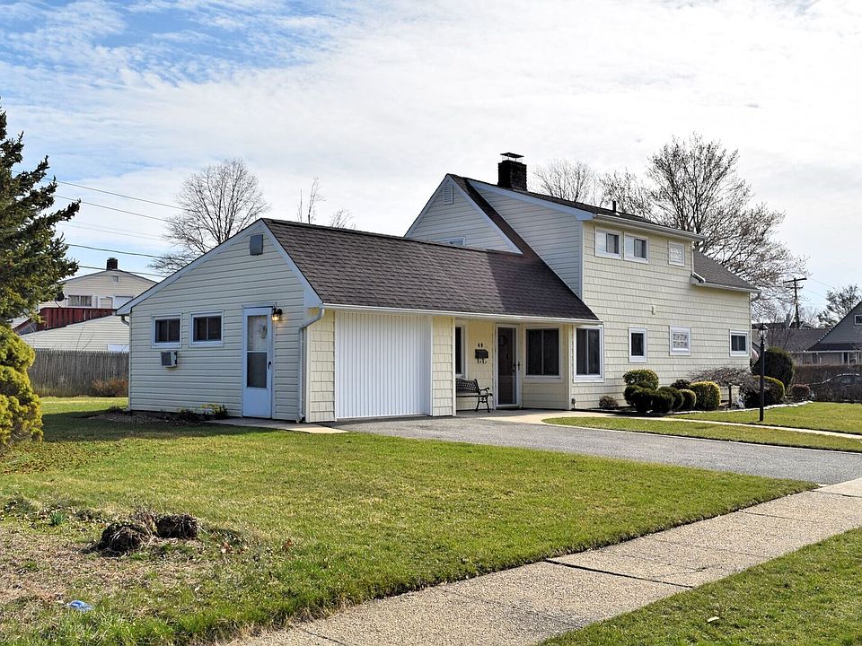 49 Weaving Ln, Wantagh, NY 11793 Zillow