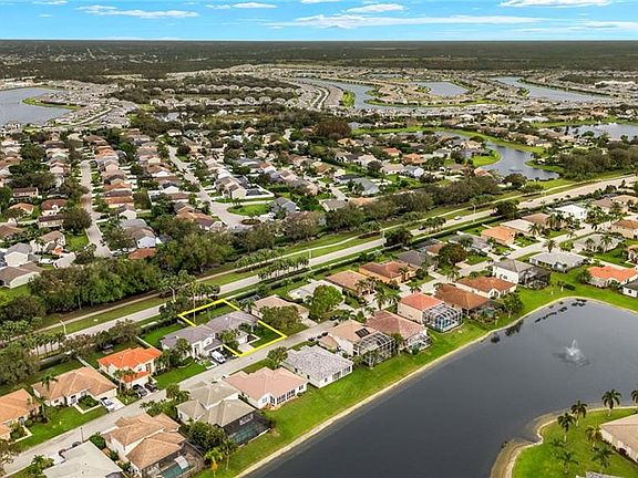 3rd image of 11040 Lakeland CIR