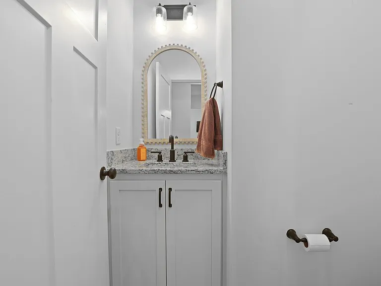 1003 Dolphin Ct NE — Photo 29