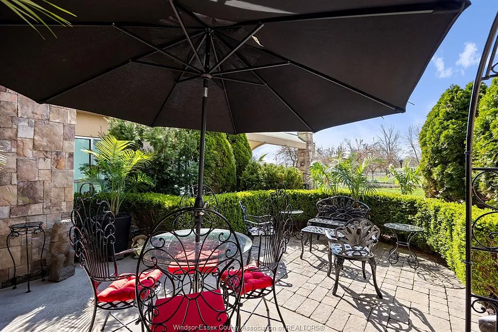 2 bed, 2.0 bath, 1250 sqft, $2,695 — Photo 3