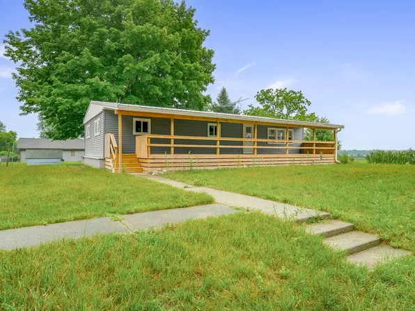 25782 18th Ave, Gobles, MI 49055