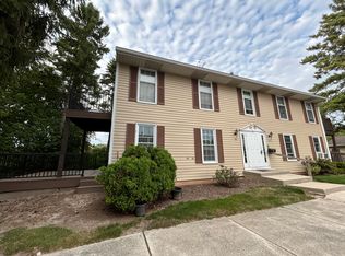 3914 Country Pl APT A, Sheboygan Fls, WI 53081