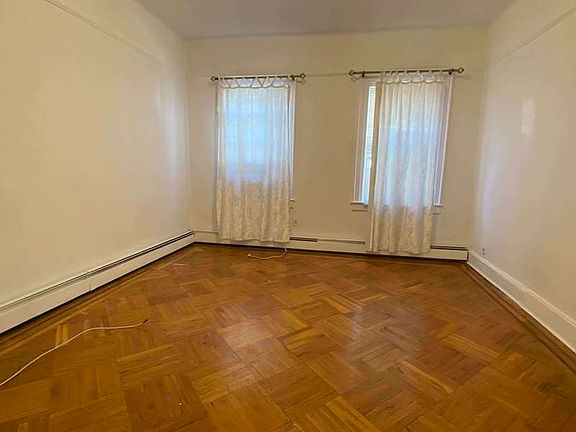 5th image of 21-13 36th St #1F