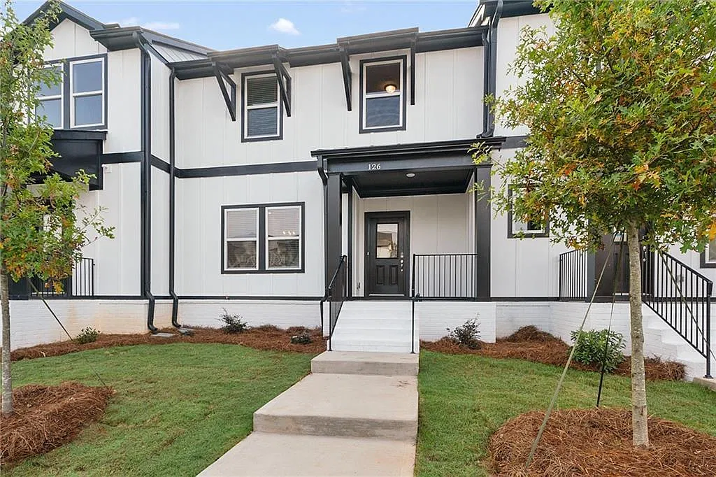 4 bed, 3.5 bath, 2175 sqft, $2,800 — Photo 2