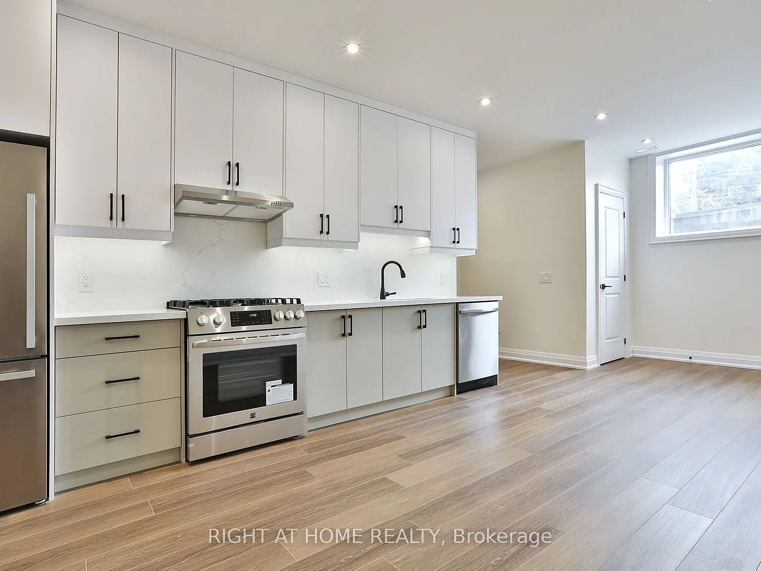 2 bed, $2,500 — Photo 4