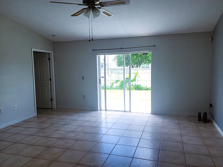 106 Nassau Pl — Photo 7