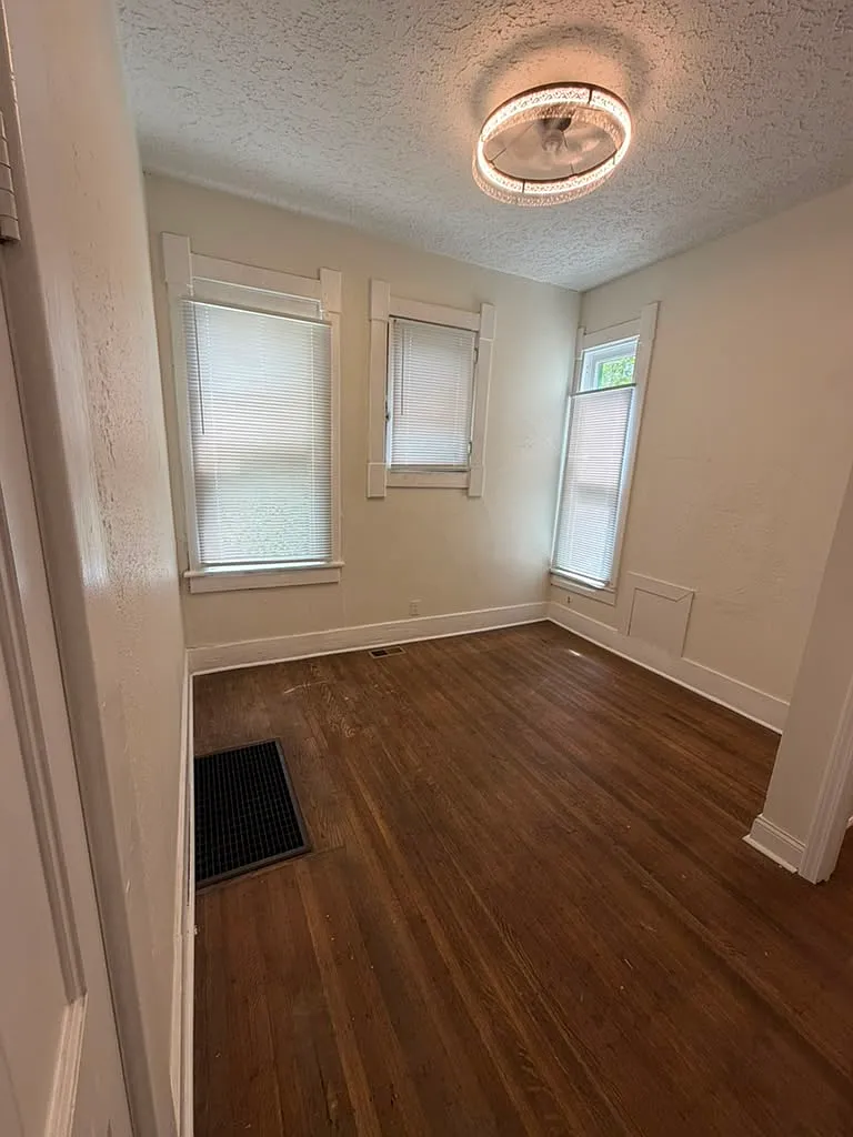 1 bed, 700 sqft, $1,350 — Photo 4