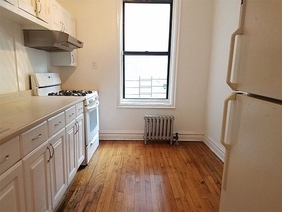 3rd image of 614 40th St APT A2