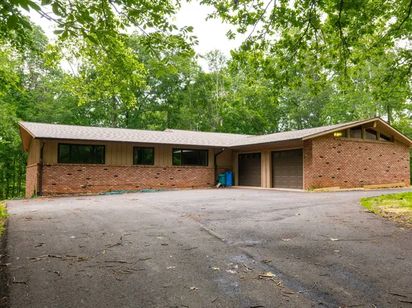745 Contraband Ln, Cookeville, TN 38501