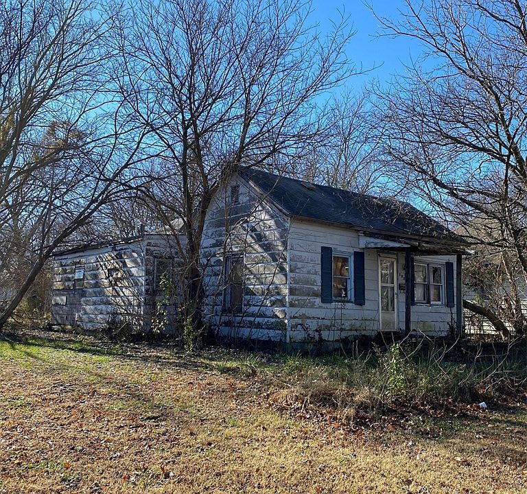 2nd image of 1322 Chess Ave