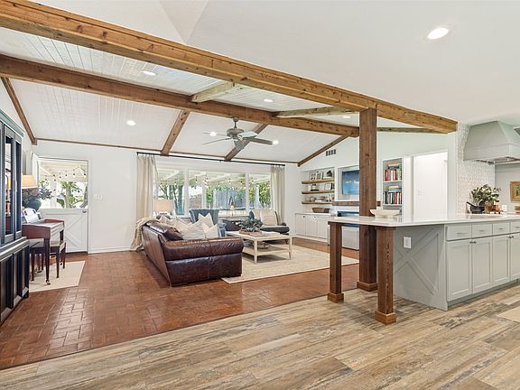 4th image of 2601 Sherri Ln