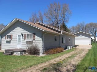 704 E 3rd St, Colton, SD 57018