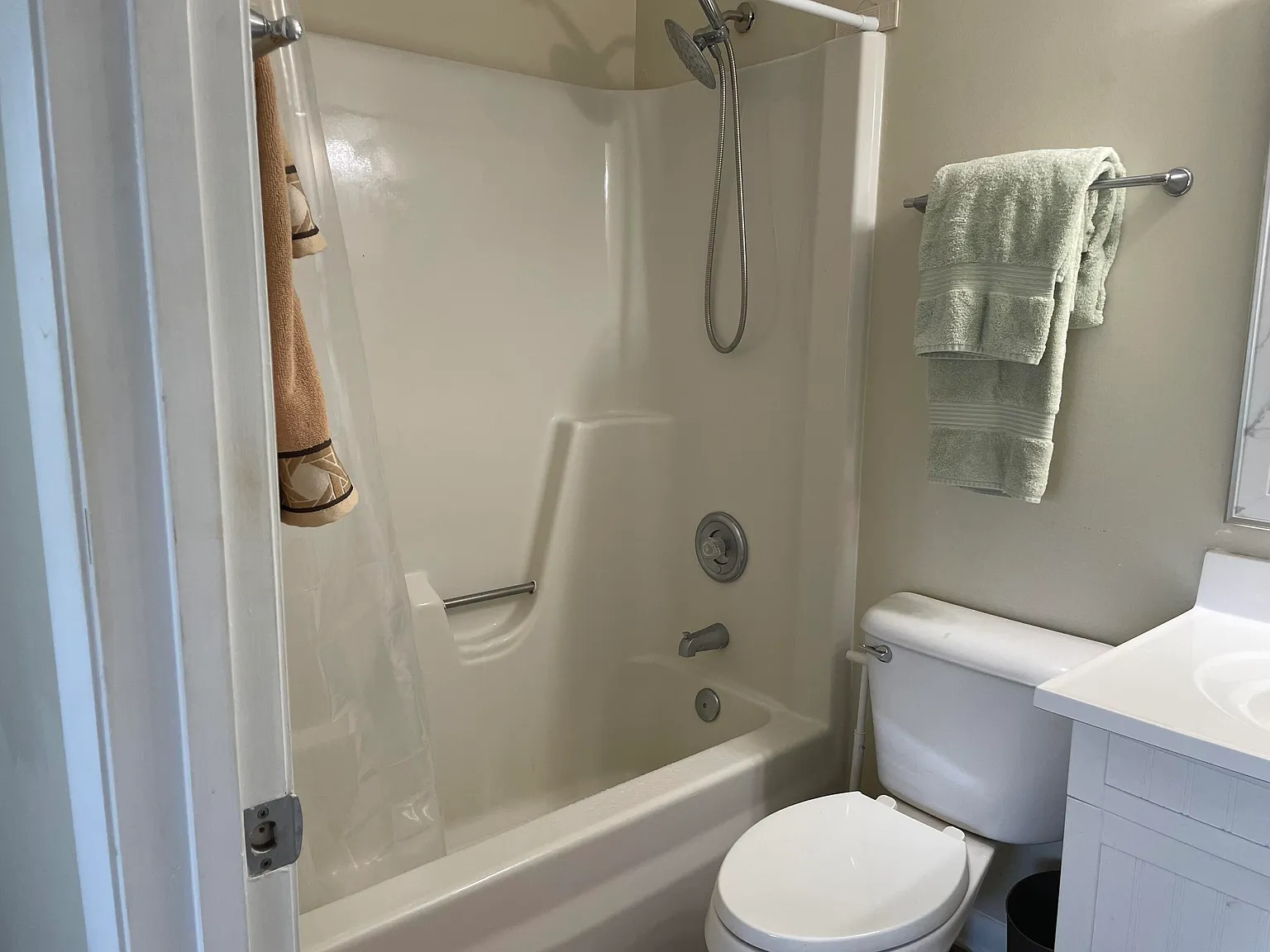 1 bed, 1.5 bath, 750 sqft, $1,500 — Photo 3