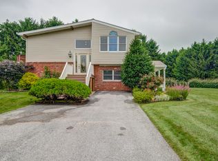 800 Cindy Ln, Westminster, MD 21157