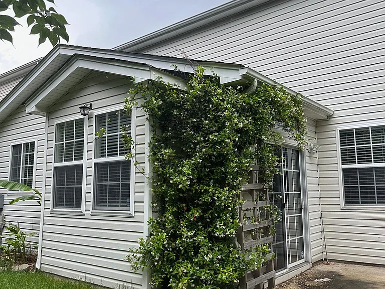 219 Northlands Dr — Photo 33