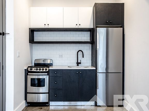 5th image of 30 Belvidere St #3B1