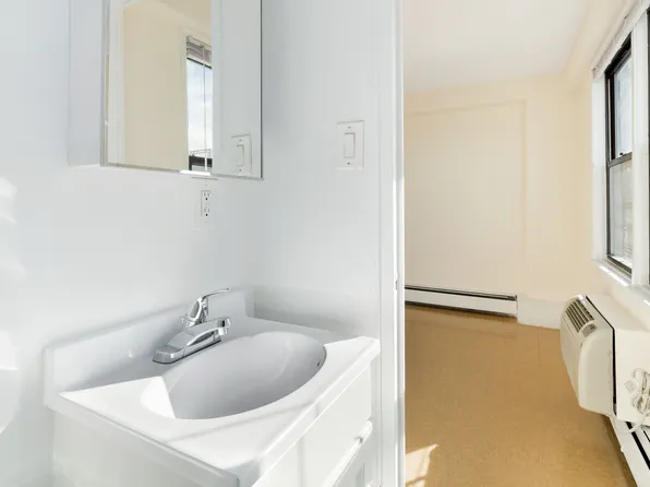 97-11 Horace Harding Expressway image 11 of 21