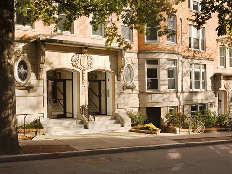 19 Fairbanks St #33 — Photo 2