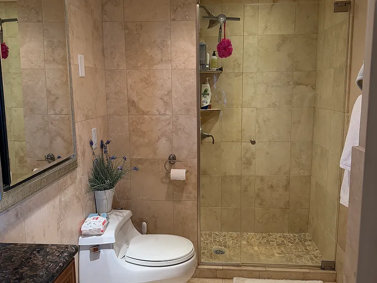 2 Hawthorne Pl #15D — Photo 11
