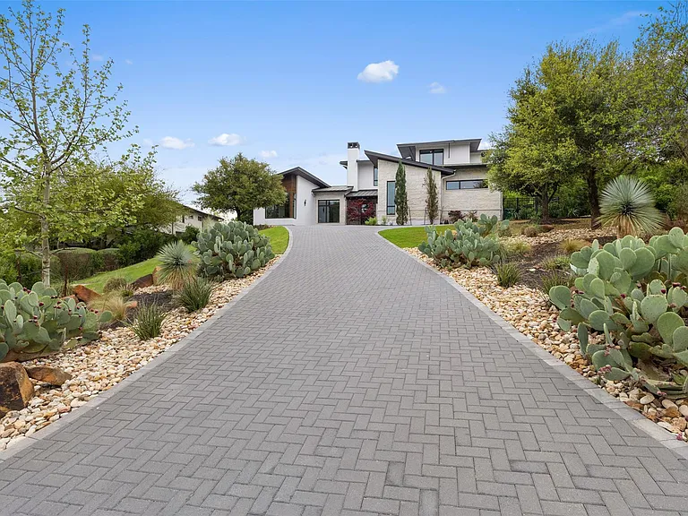 4709 Pecan Chase — Photo 2