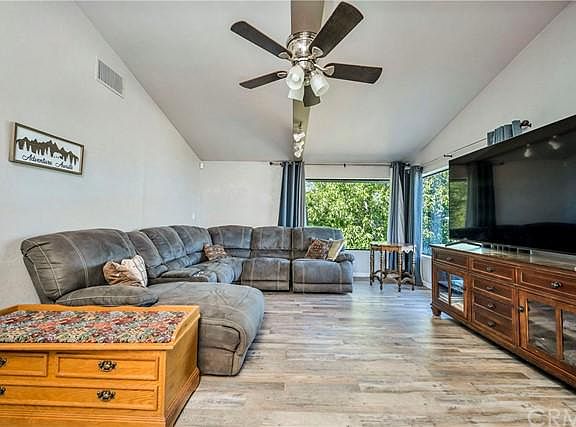 3rd image of 3025 Riviera Heights Dr