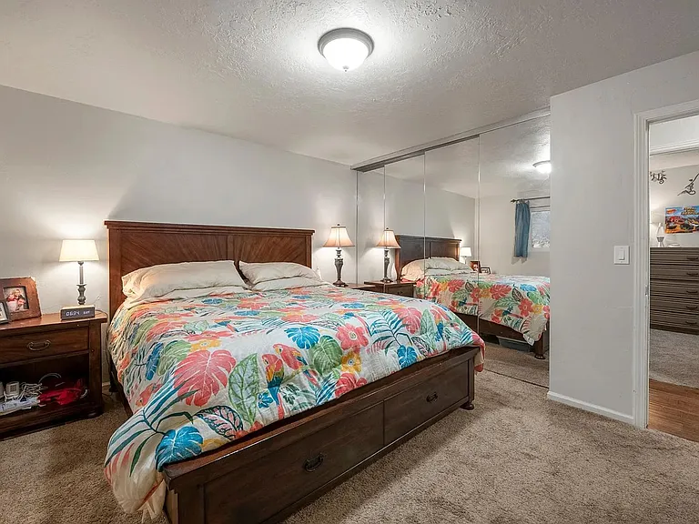 1553 E Huckleberry Cir — Photo 13