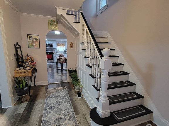 3rd image of 91 Robinson St