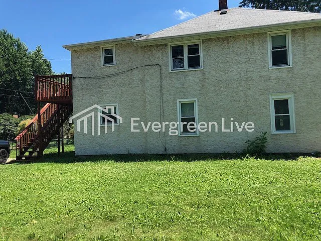 3 bed, 2.5 bath, 1452 sqft, $1,895 — Photo 4