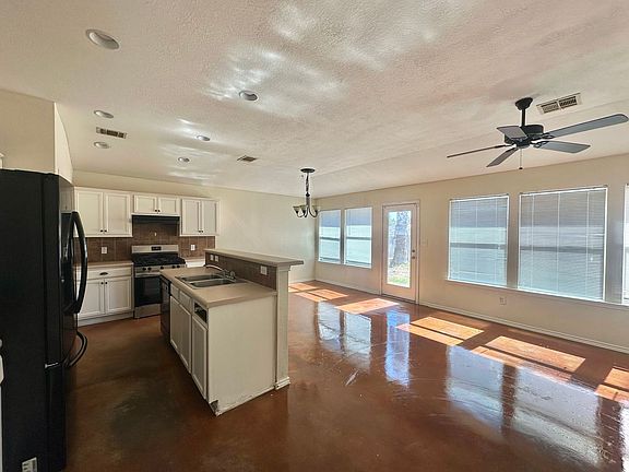 2nd image of 15011 Nordyke Ln