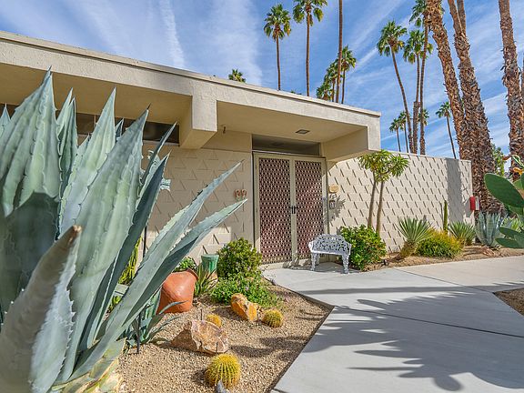 3rd image of 11 Desert Lakes Dr